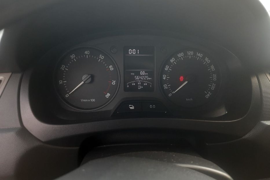Продам Skoda Rapid 2013 года в Днепре
