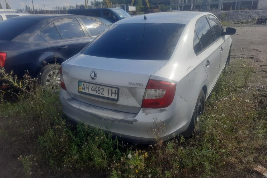 Продам Skoda Rapid 2013 года в Днепре