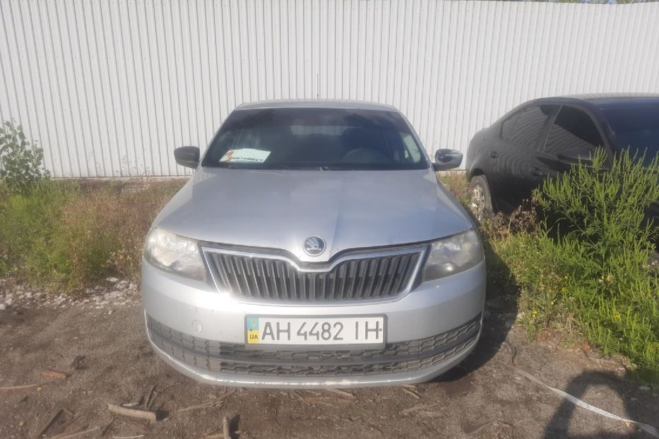 Продам Skoda Rapid 2013 года в Днепре