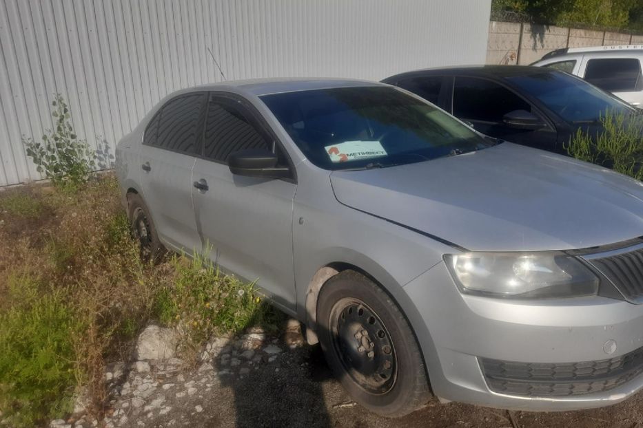Продам Skoda Rapid 2013 года в Днепре