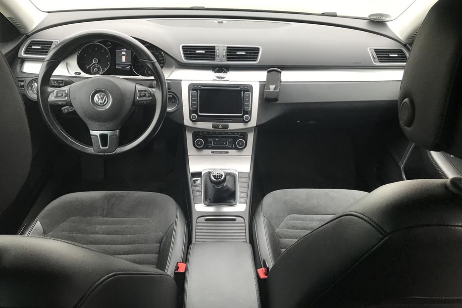 Продам Volkswagen Passat B7 2.0TSI Highline Sport Edition 2013 года в Харькове