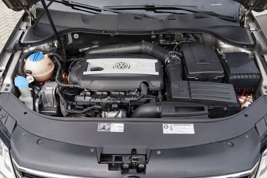 Продам Volkswagen Passat B7 2.0TSI Highline Sport Edition 2013 года в Харькове