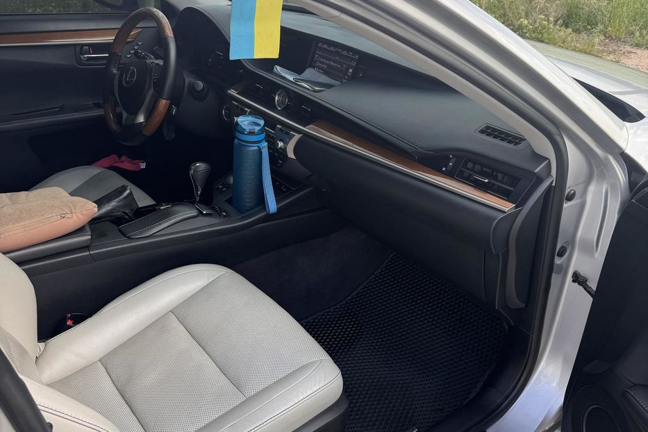 Продам Lexus ES 300 2013 года в г. Измаил, Одесская область