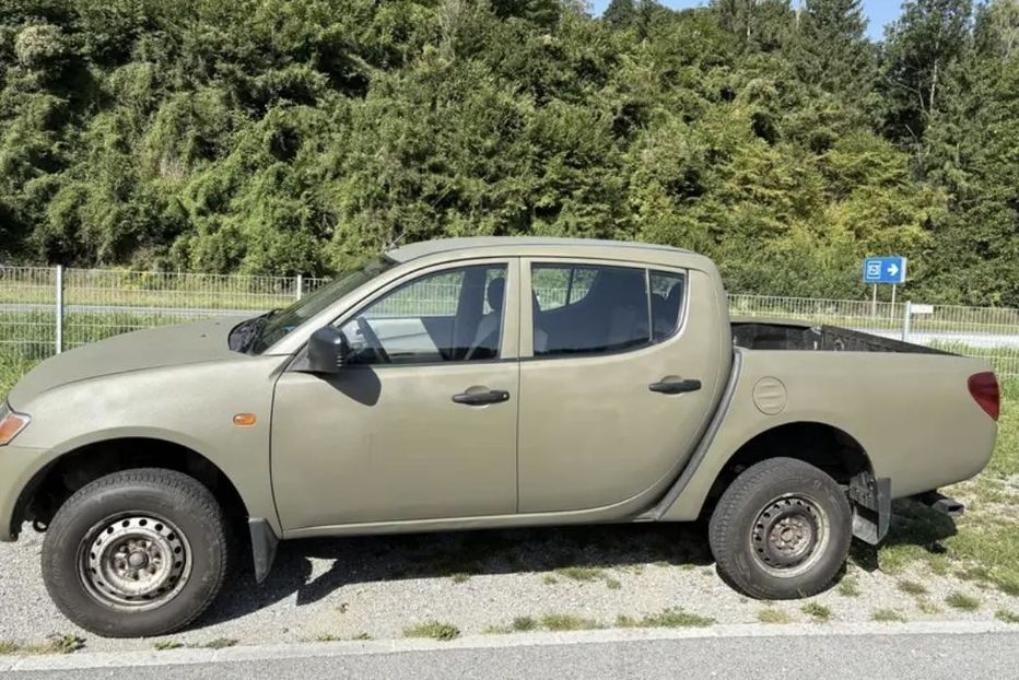 Продам Mitsubishi L 200 2010 года в Киеве