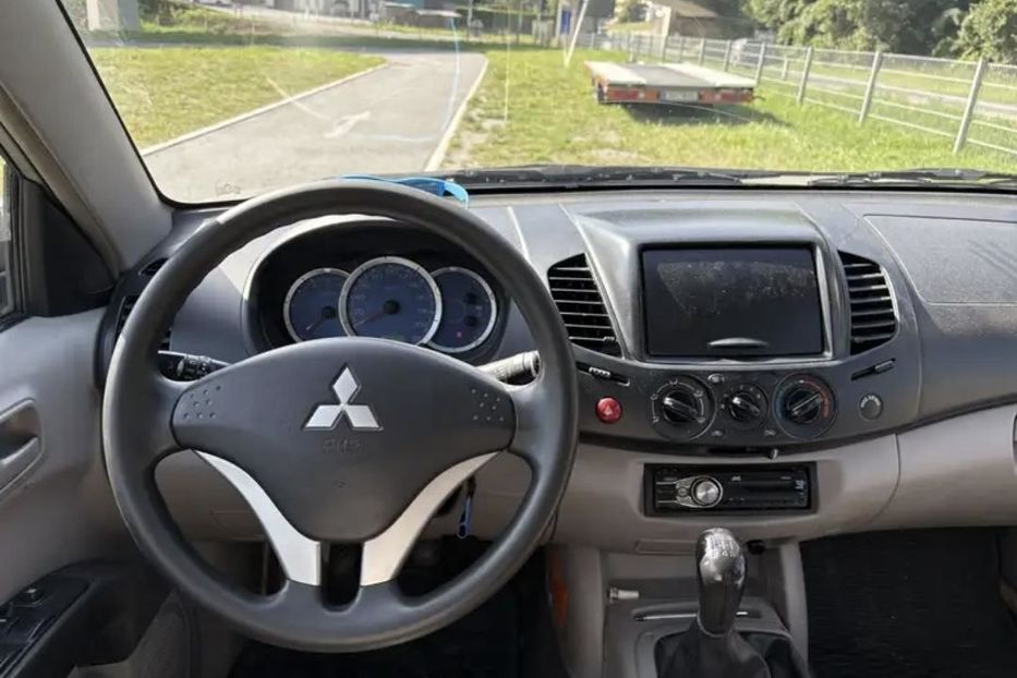 Продам Mitsubishi L 200 2010 года в Киеве