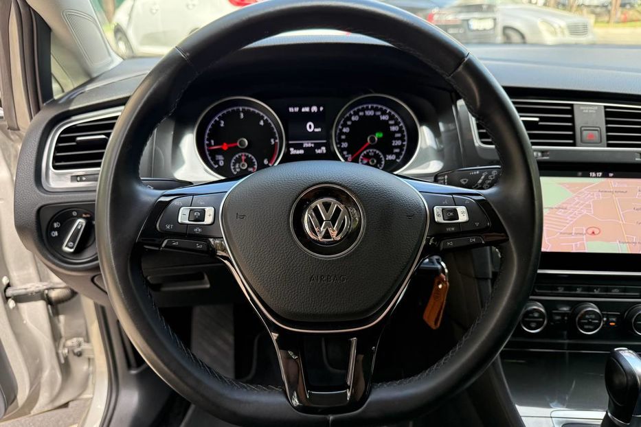 Продам Volkswagen Golf VII Comfortline 1.6 TDI 2019 года в Киеве