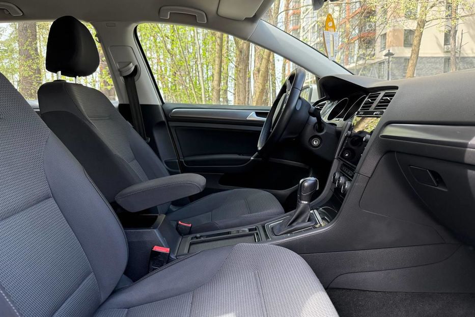 Продам Volkswagen Golf VII Comfortline 1.6 TDI 2019 года в Киеве