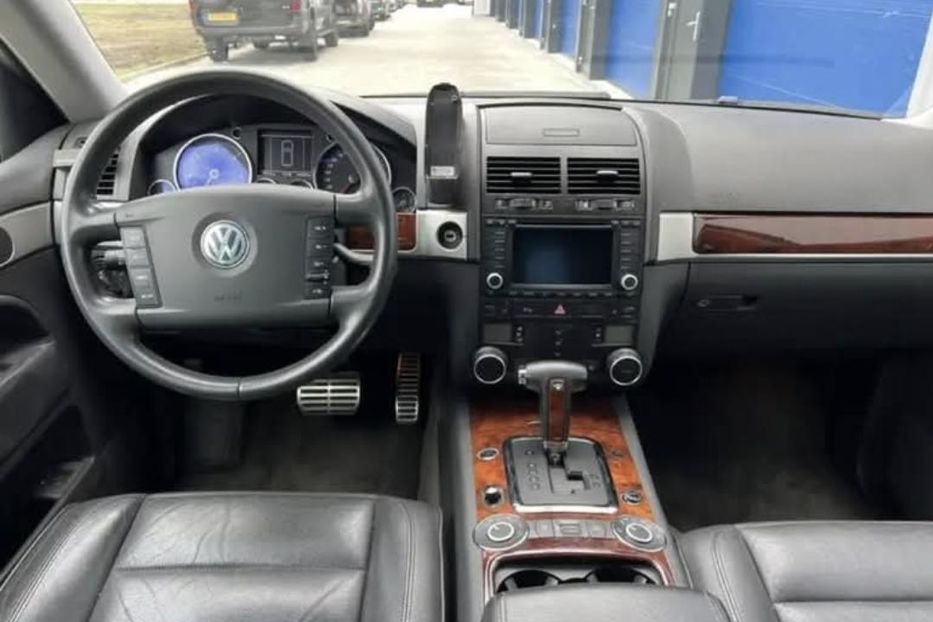 Продам Volkswagen Touareg 2005 года в Киеве