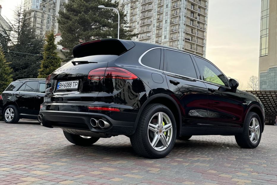 Продам Porsche Cayenne Подзаряжаемый Plug-in  2016 года в Одессе