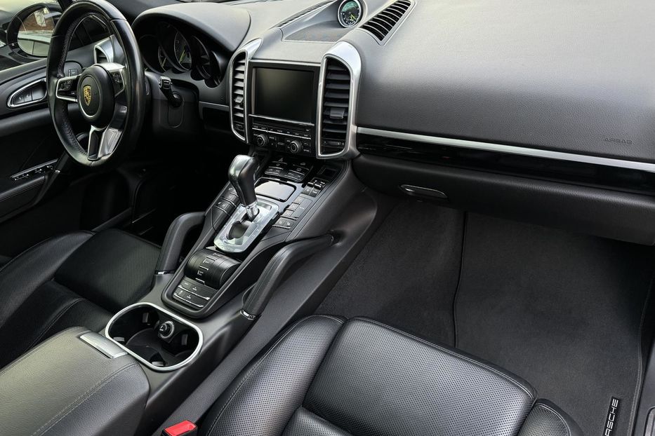 Продам Porsche Cayenne Подзаряжаемый Plug-in  2016 года в Одессе