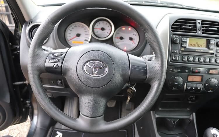 Продам Toyota Rav 4 2004 года в Киеве