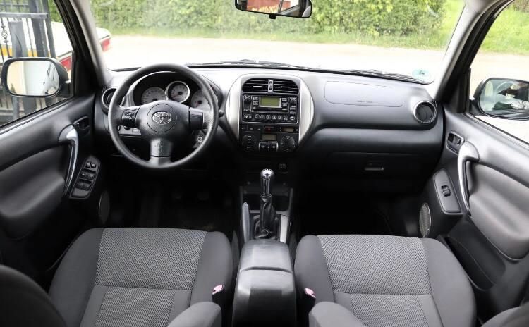 Продам Toyota Rav 4 2004 года в Киеве