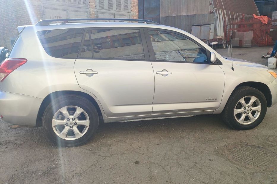 Продам Toyota Rav 4 2007 года в Киеве