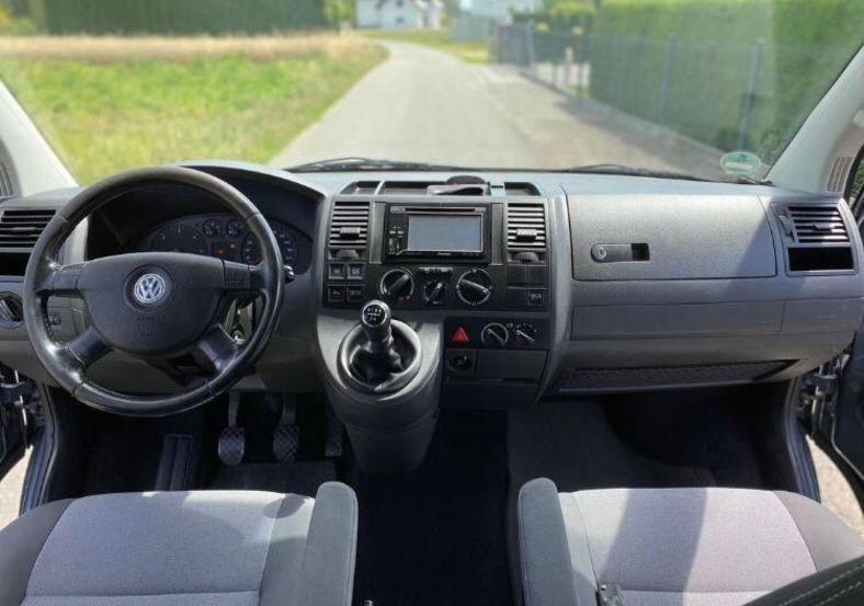 Продам Volkswagen T5 (Transporter) пасс. 2008 года в Киеве