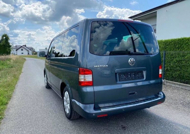 Продам Volkswagen T5 (Transporter) пасс. 2008 года в Киеве