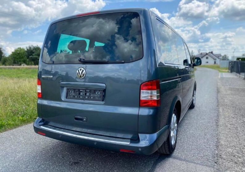 Продам Volkswagen T5 (Transporter) пасс. 2008 года в Киеве