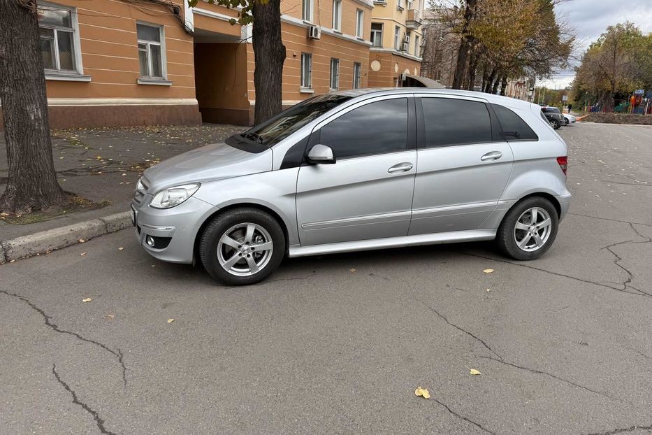 Продам Mercedes-Benz B 200 W245 2009 года в г. Кривой Рог, Днепропетровская область