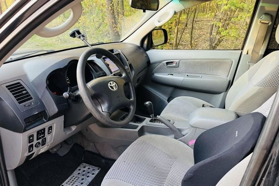 Продам Toyota Hilux 2008 года в Киеве