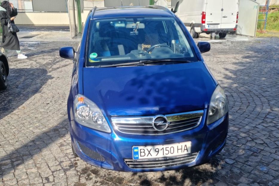 Продам Opel Zafira 2010 года в Хмельницком