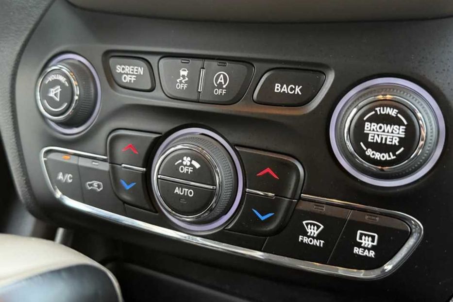 Продам Jeep Cherokee KL OVERLAND  2016 года в г. Полонное, Хмельницкая область