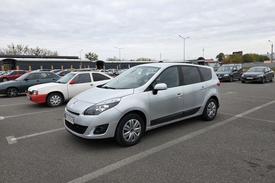 Продам Renault Grand Scenic 2009 года в Харькове