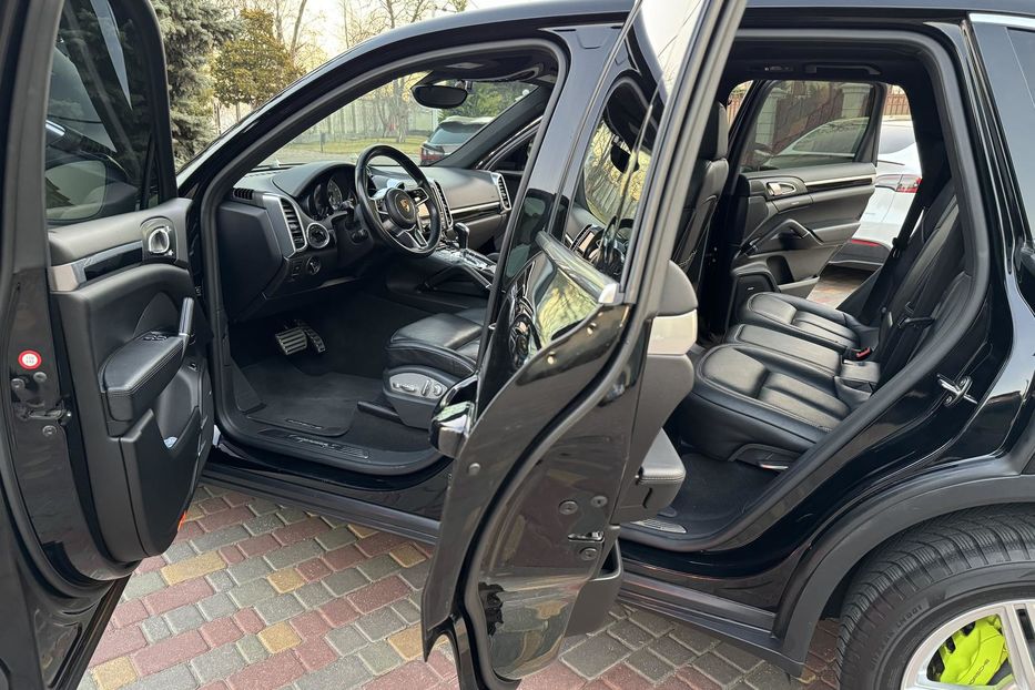 Продам Porsche Cayenne 2016 года в Одессе