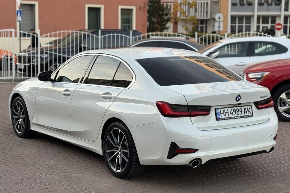 Продам BMW 330 2019 года в Одессе