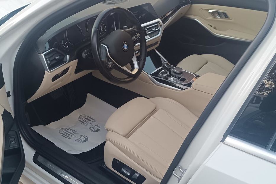 Продам BMW 330 2019 года в Одессе