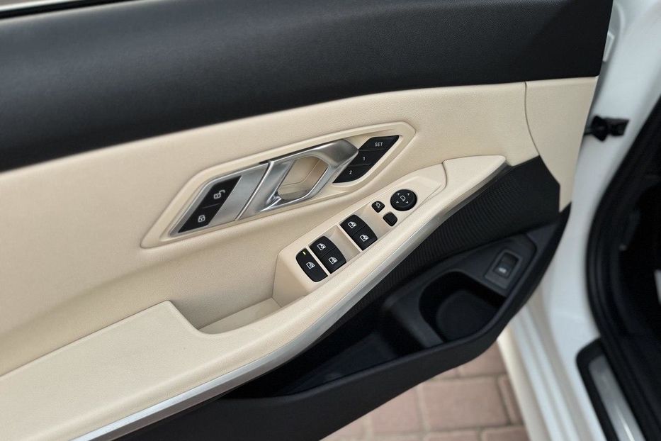 Продам BMW 330 2019 года в Одессе