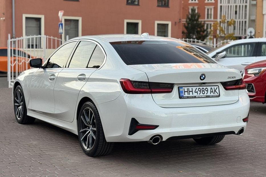 Продам BMW 330 2019 года в Одессе