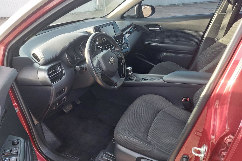 Продам Toyota C-HR Автомат 2018 года в Киеве