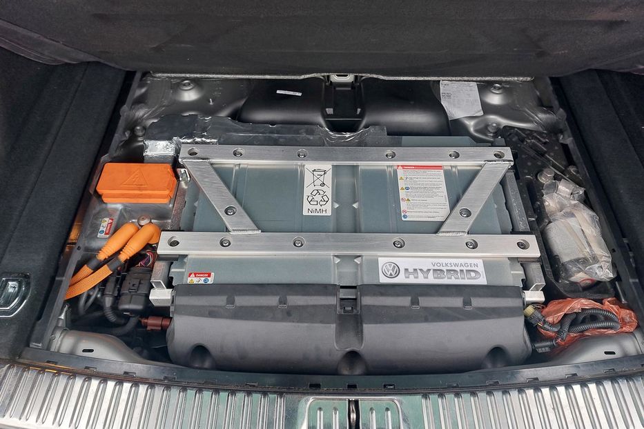 Продам Volkswagen Touareg Гибрид 2011 года в Киеве