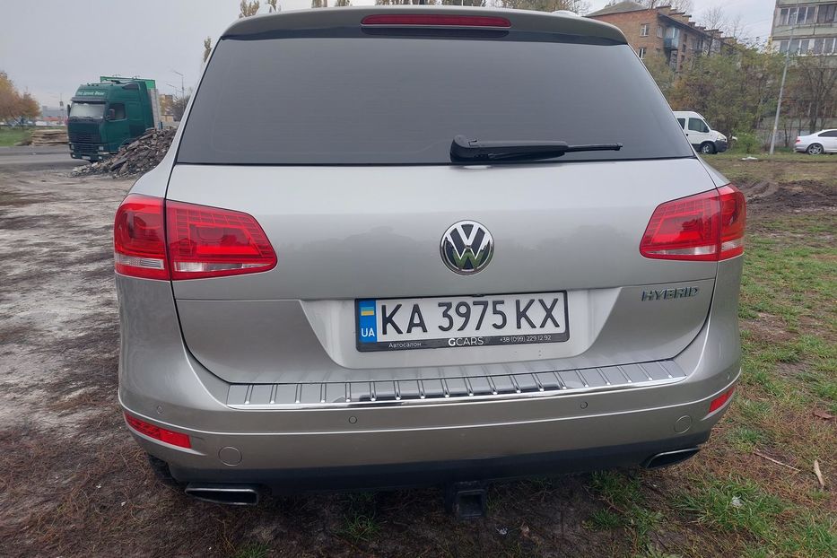 Продам Volkswagen Touareg Гибрид 2011 года в Киеве