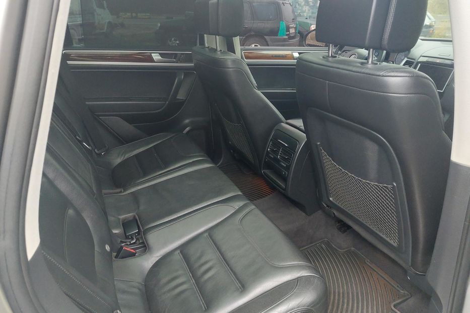 Продам Volkswagen Touareg Гибрид 2011 года в Киеве