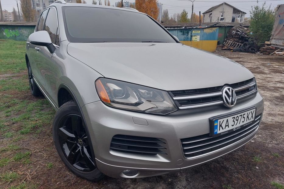 Продам Volkswagen Touareg Гибрид 2011 года в Киеве