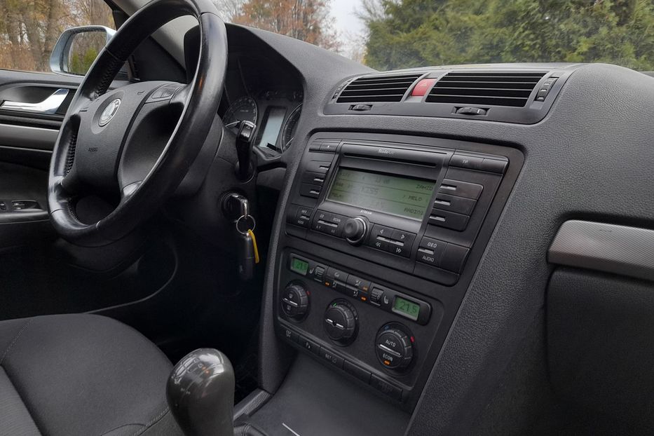 Продам Skoda Octavia A5 1.6 mpi  2004 года в Львове