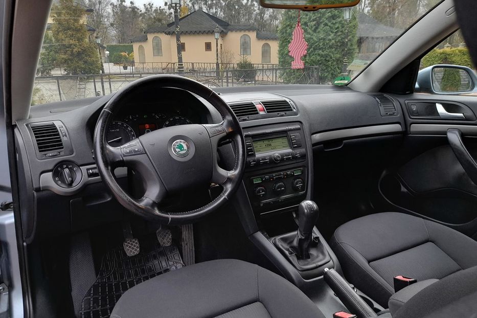 Продам Skoda Octavia A5 1.6 mpi  2004 года в Львове