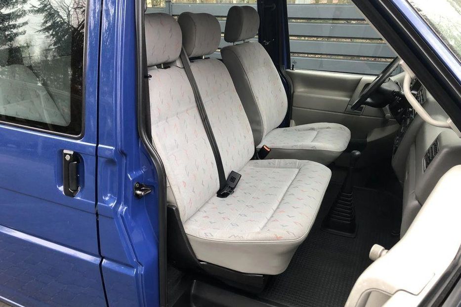 Продам Volkswagen T4 (Transporter) пасс. 2004 года в Днепре