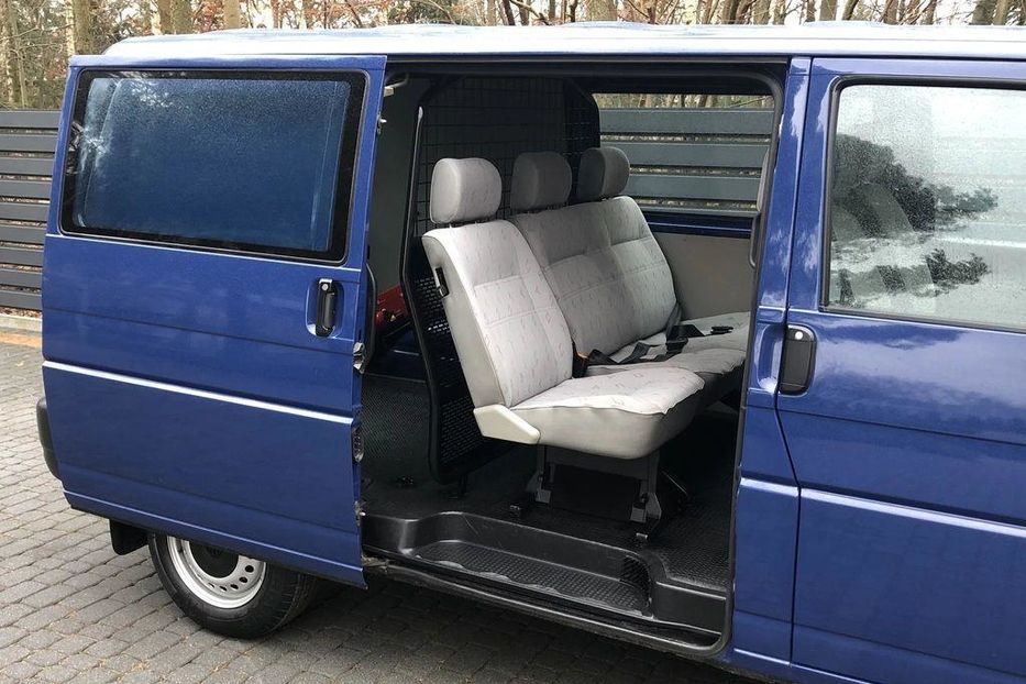 Продам Volkswagen T4 (Transporter) пасс. 2004 года в Днепре