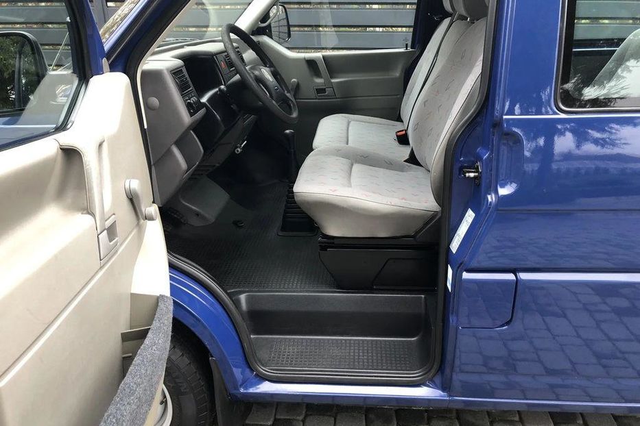 Продам Volkswagen T4 (Transporter) пасс. 2004 года в Днепре