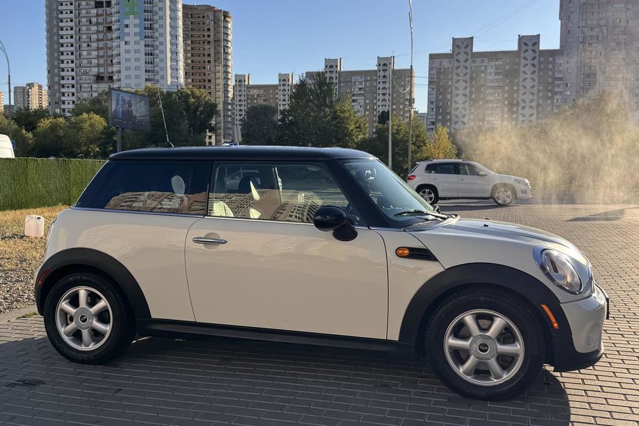 Продам MINI Cooper 2011 года в Киеве
