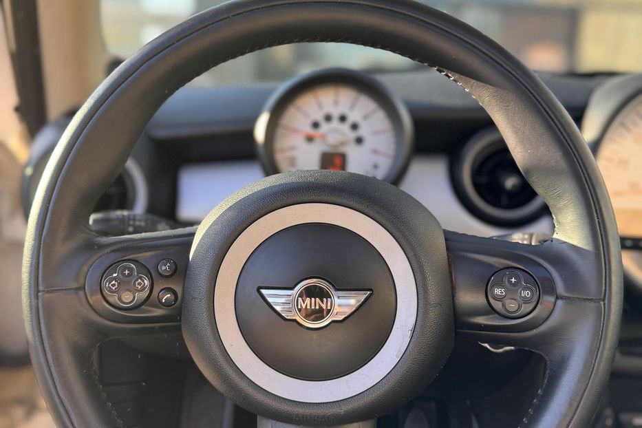 Продам MINI Cooper 2011 года в Киеве