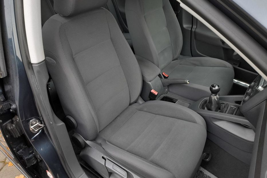 Продам Volkswagen Golf V 1.6 mpi 2004 года в Львове