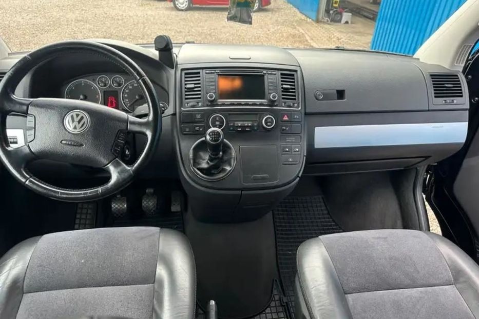 Продам Volkswagen T5 (Transporter) пасс. 2006 года в Харькове