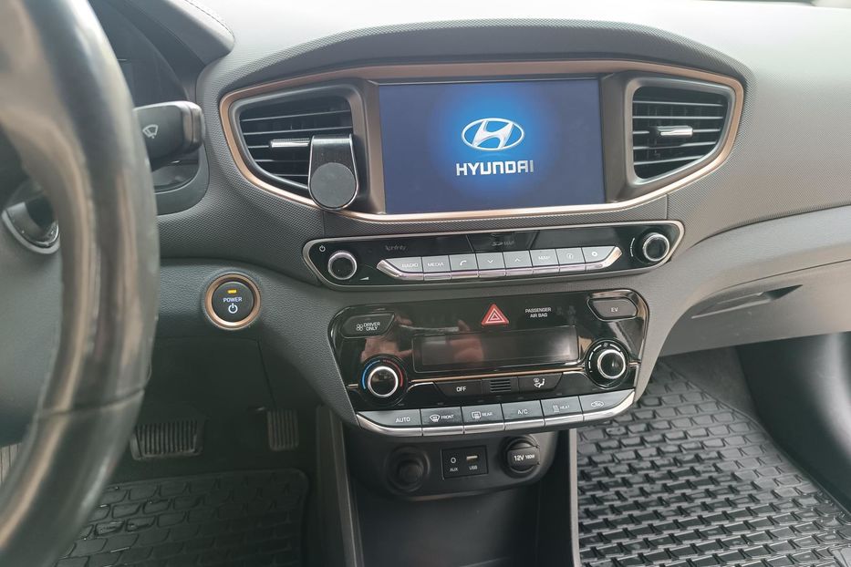 Продам Hyundai Ioniq 2017 года в Луцке