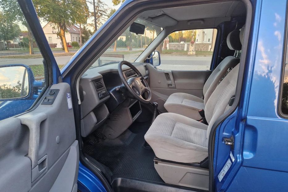 Продам Volkswagen T4 (Transporter) пасс. 2001 года в г. Павлоград, Днепропетровская область