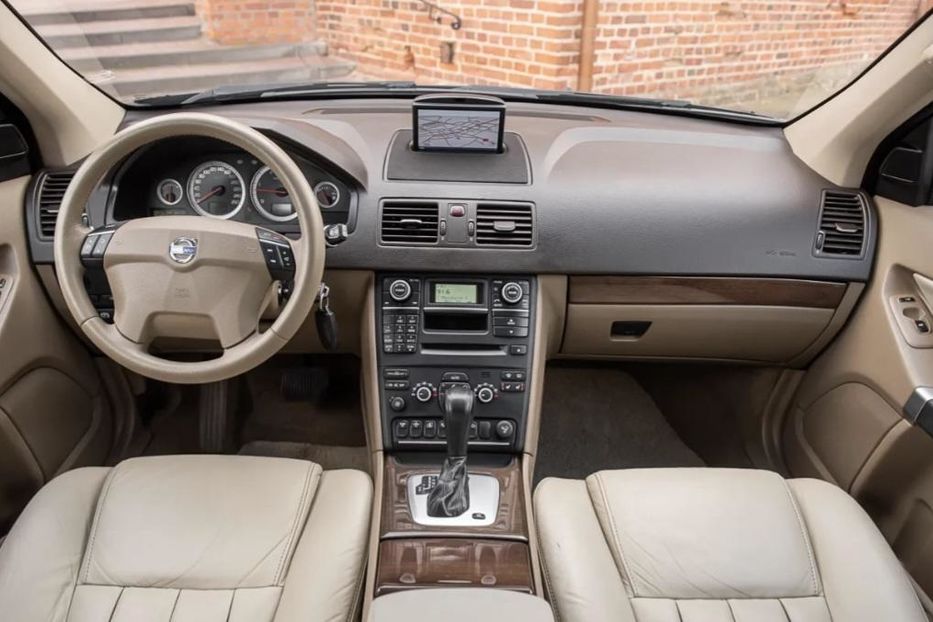 Продам Volvo XC90 2010 года в Киеве