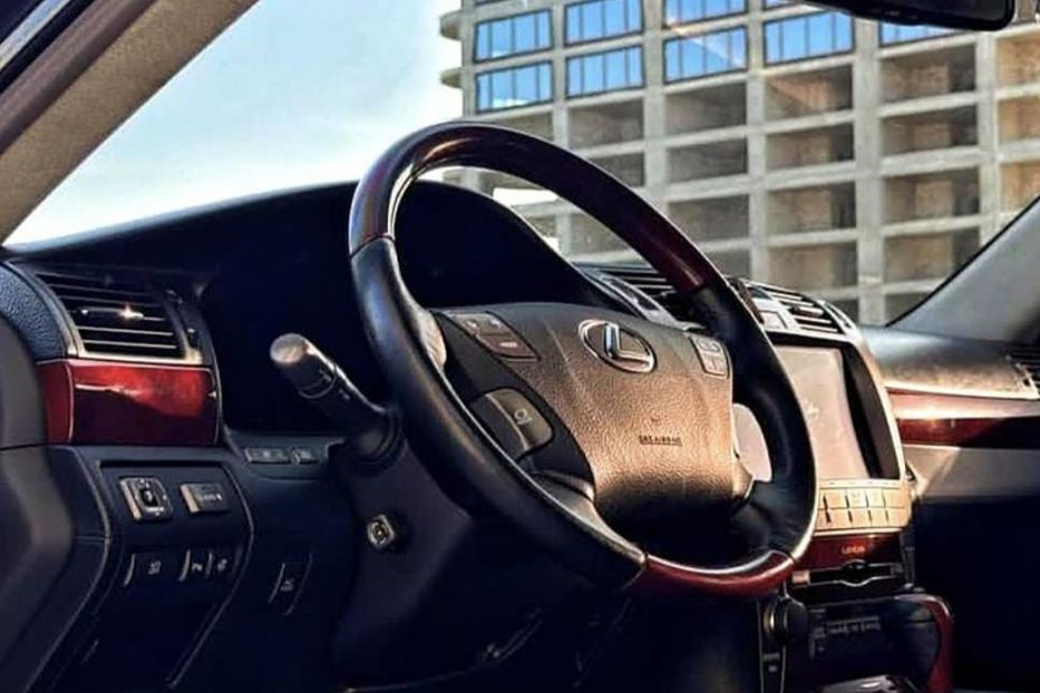 Продам Lexus LS 460 2007 года в Днепре