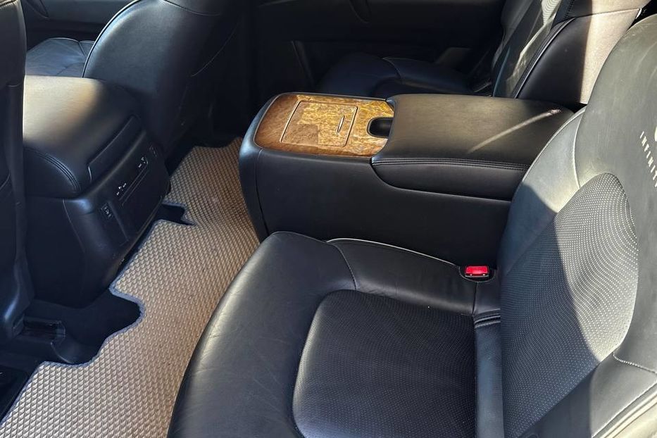 Продам Infiniti QX80 полная комплектация 2014 года в Чернигове