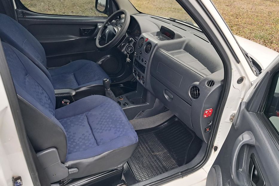 Продам Peugeot Partner пасс. TD 2006 года в г. Гайсин, Винницкая область
